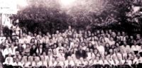 Вихователі і вихованці дитячого будинку (в центрі другого ряду - директор П.І.Плачинда). 1951р.